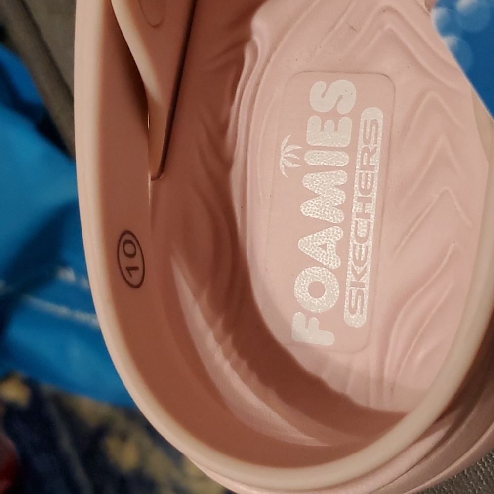 Skechers Formies - Picture 4 of 6